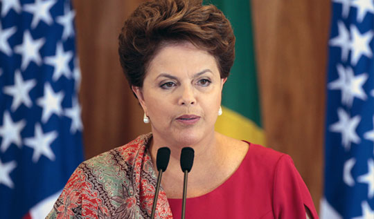 Dilma diz que recebeu com indignação aceitação de pedido de impeachment