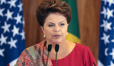 Dilma diz que até 2018 universalizará a banda larga no país