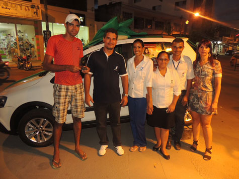 Brumado: Ex-motoboy ganha carro na campanha da CDL