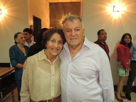 Casal Pereira deseja boas festas aos brumadenses