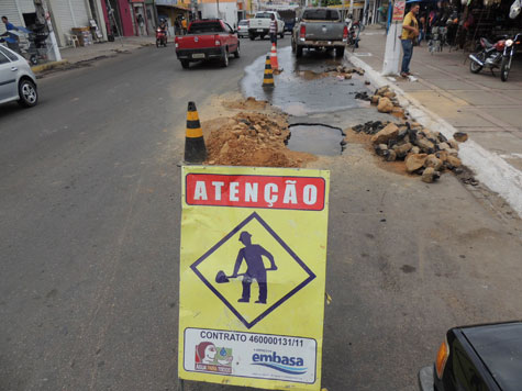 Brumado: Em período de seca, desperdício de água é registrado no centro comercial