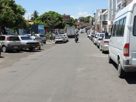 Brumado: DTTU estuda possibilidade de criar zona azul para estacionamento a partir de 2014
