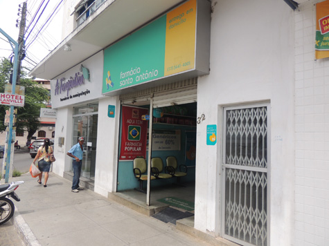 Brumado: Farmácia com correspondente bancário é assaltada no centro da cidade