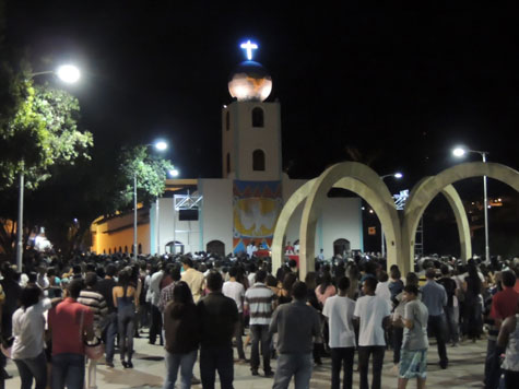 Brumado: Católicos celebraram a Festa do Pentecostes com missa campal