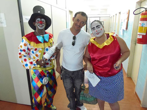 Brumado: Grupo teatral leva alegria para crianças no Hospital Magalhães Neto
