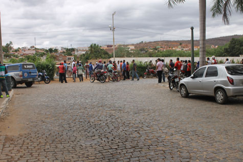 Perseguição sobre trilhos e troca de tiros entre polícia e traficantes em Brumado
