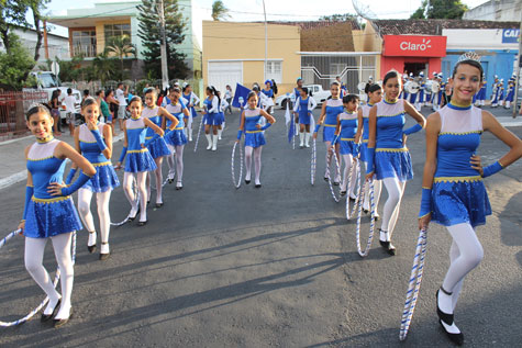 Brumado: Escola Zilda Neves promoveu desfile da primavera