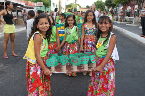Brumado: Escola Zilda Neves promoveu desfile da primavera