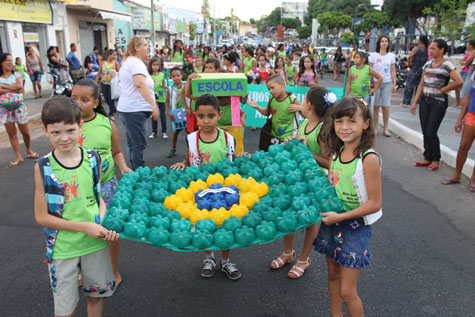 Brumado: Escola Zilda Neves promoveu desfile da primavera