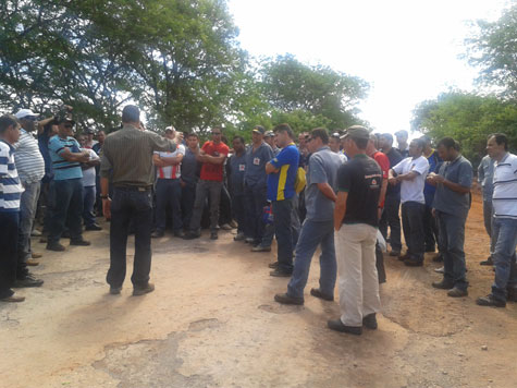Brumado: Trabalhadores da Ibar fazem paralisação de advertência