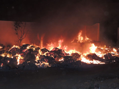 Brumado: Incêndio no depósito de reciclagem da Comar