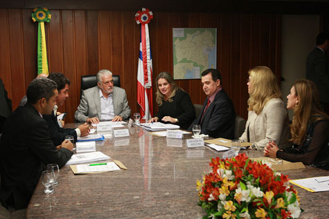 Ivana Bastos participa de audiência com o governador acompanhada de prefeitos