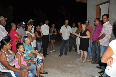 Palmas de Monte Alto: Ivana Bastos visita comunidades rurais