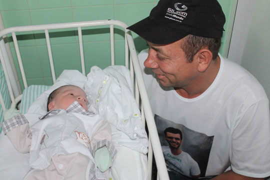 Brumado: Nascimento de novo filho renova alegria dos pais de Charles Müller