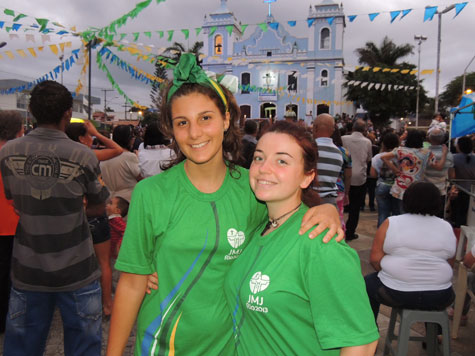 Jovens italianos participam da celebração do Bom Jesus em Brumado