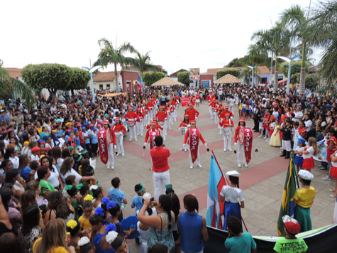 Lagoa Real conta a história do Brasil em desfile de 7 de setembro