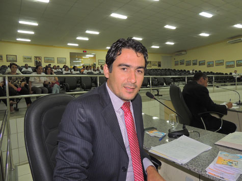 “Brumado não pode mais esperar”, diz Márcio Moreira cobrando o esgotamento sanitário