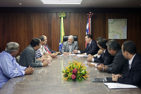 Marquinho Viana lidera grupo de gestores em audiência com o governador Wagner
