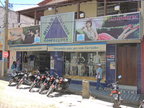 Visite a Minas Calçados e Confecções e conheça a coleção festas de fim de ano