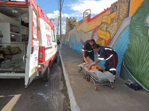 Brumado: Mulher foge de hospital e desmaia em calçada