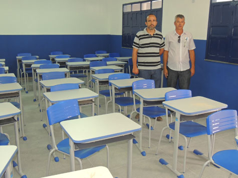 Brumado: Secretário de Infraestrutura visita obra na Escola Zilda Neves