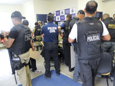 Brumado: Operação BR-030 apreende veículos, policial civil e funcionários da 18ª Ciretran