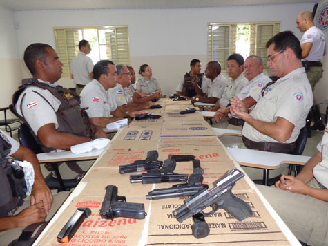 2ª CIPRV: Policiais recebem curso de tiro