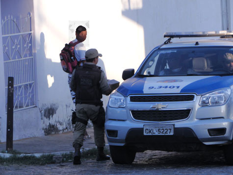 Brumado: Polícia intercepta comércio clandestino de aves silvestres