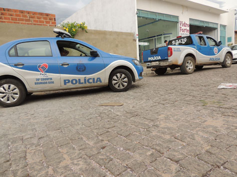 Brumado: Disfarçados de operários da Fiol bandidos assaltam vidraçaria