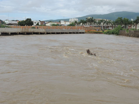 Brumado: Começa a baixar o nível de água do Rio do Antônio
