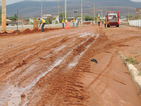 Brumado: Chuva forte causa alagamentos e buracos