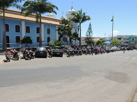 Brumado: DTTU estuda possibilidade de criar zona azul para estacionamento a partir de 2014