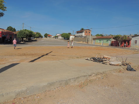 Brumado: Obras paradas na Praça João Romão