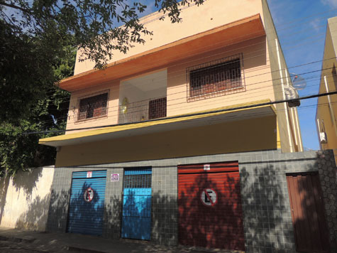 Classificados: Vende-se um prédio na Rua Sergipe