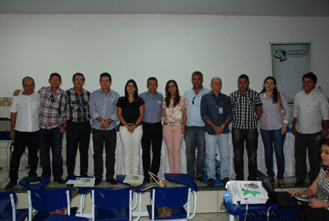 Prefeitos da Amavale elaboram projetos em busca de recursos em Palmas de Monte Alto