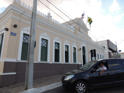 Conquista: Vigilantes querem processar a prefeitura para receber acúmulo de periculosidade