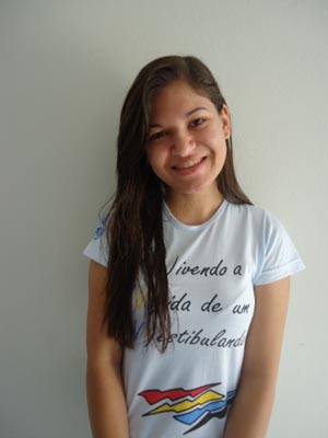 Rafaela Pacífico, aluna da Monteiro Lobato, é aprovada em Direito ainda cursando o 3º ano