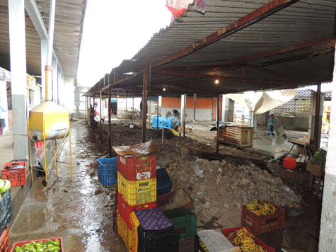 Brumado: Obras no Mercado Municipal mudam a rotina dos feirantes