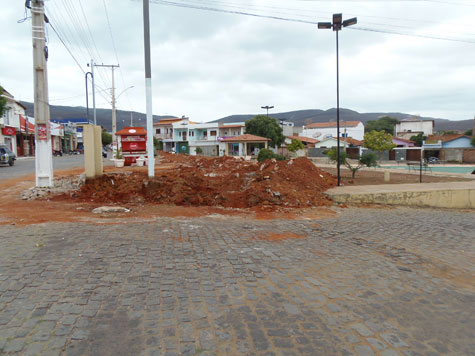Brumado: Obras de reforma da Praça Heráclito Cardoso foram iniciadas