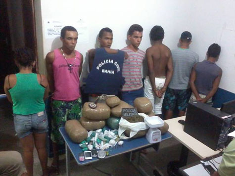 Riacho de Santana: Polícia apreende 18 kg de maconha; Presidiário comandava tráfico de Salvador