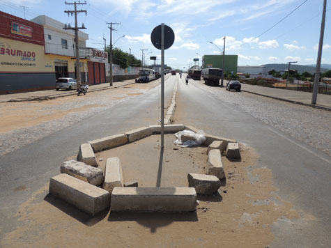 Brumado: Motociclista denuncia prefeitura após acidente na rótula da Centenário