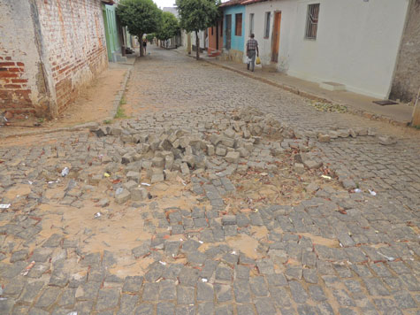 Brumado: Carros pesados danificam as vias públicas