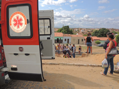 Brumado: Idosa sofre acidente em travessia de linha férrea e testemunhas cobram ações da prefeitura