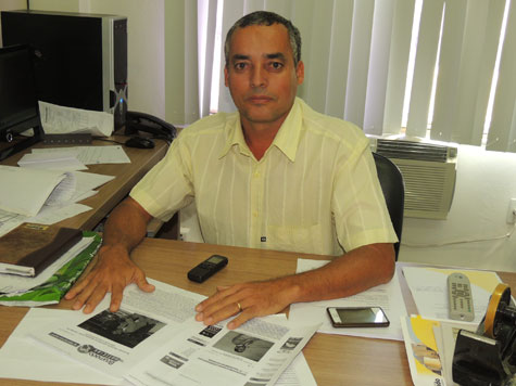 “Eu não sou inimigo dos professores, muito menos da educação”, diz vereador Santinho