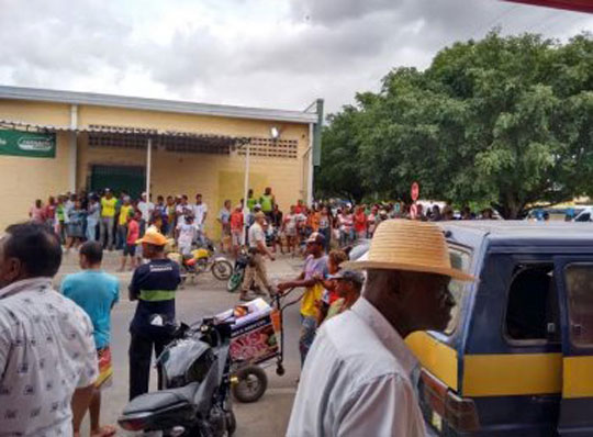 Santo Estevão: Prefeito tenta invadir casa de vereador e faz ameaças