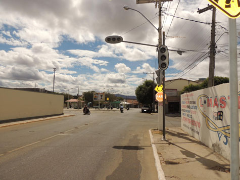 Brumado: Semáforos instalados há mais de uma semana continuam desligados