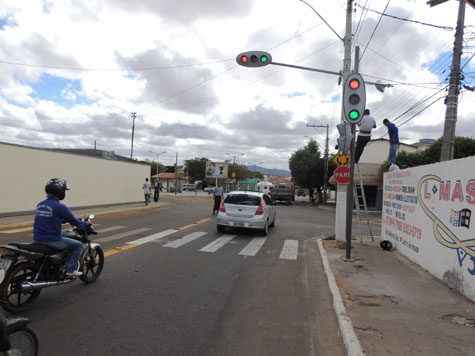 Brumado: Semáforos são testados e podem entrar em operação ainda hoje (09)