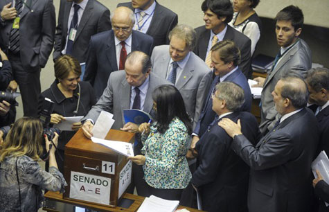 Congresso Nacional mantém multa de 10% do FGTS