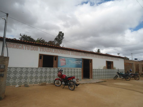 Bandidos levam R$ 12 mil de banco expresso em Bom Jesus da Serra