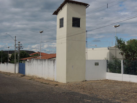 Brumado: Polícia encontra novo buraco por onde presos fugiriam